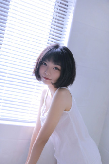 扒美女内裤摸下部隐私动态图
